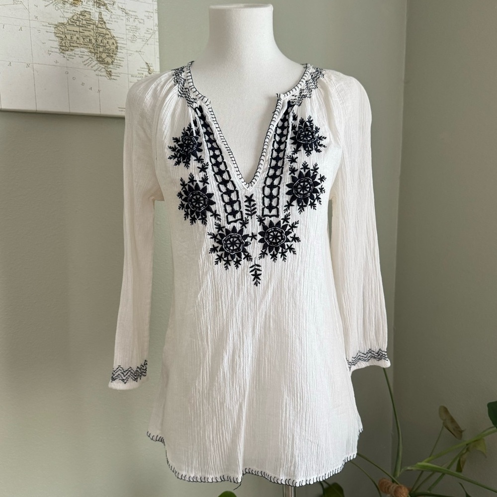 Beachlunchlounge Embroidered Top